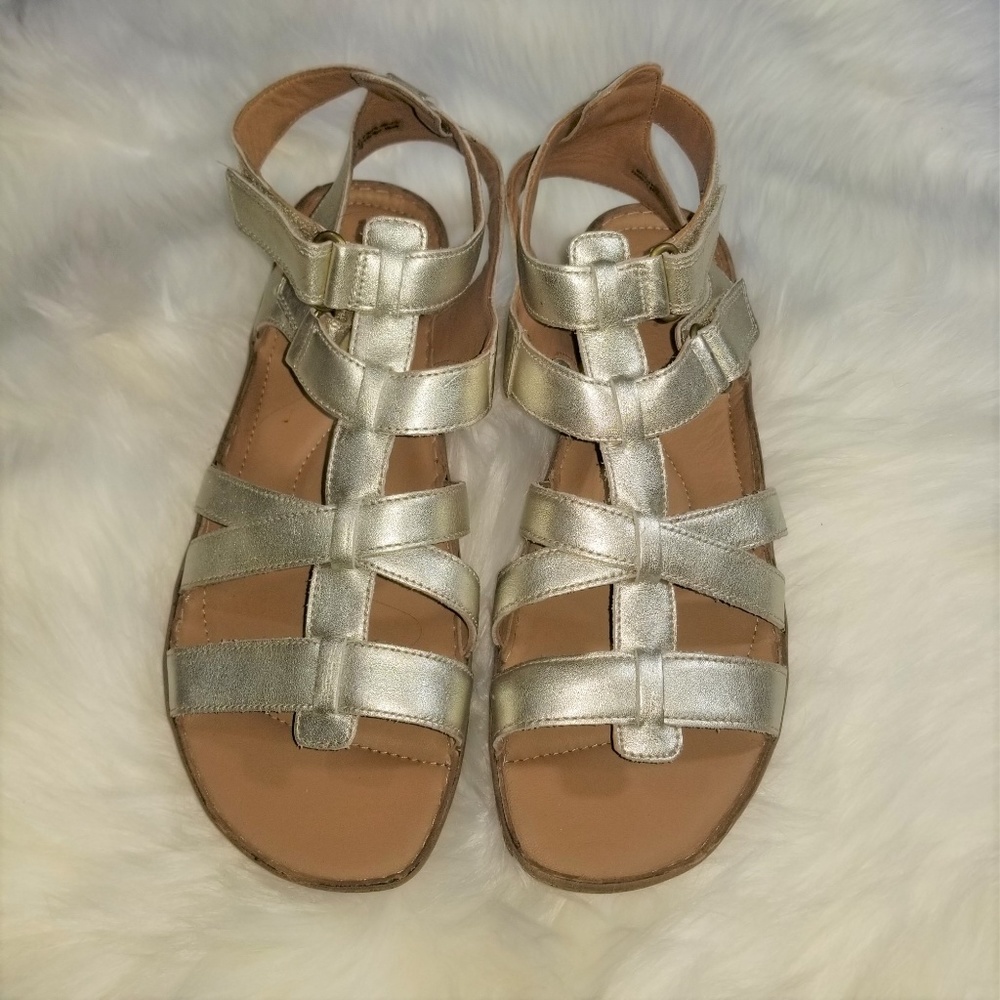 Clarks Artisan Gold Sandal  size 10